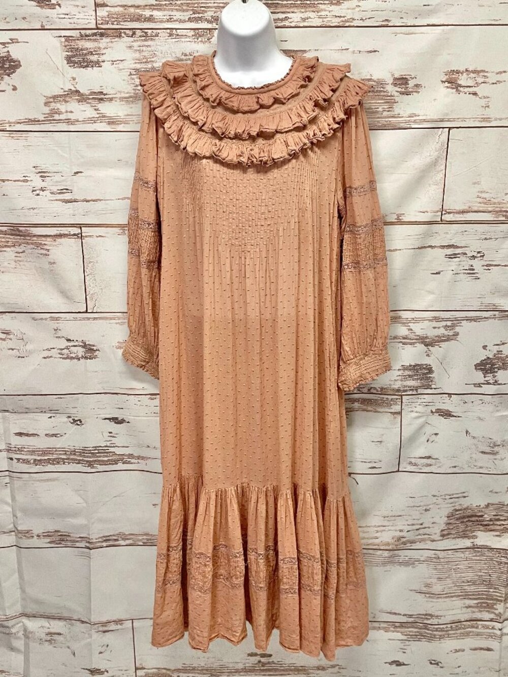 Doen Avena Ruffled Lace Midi Dress